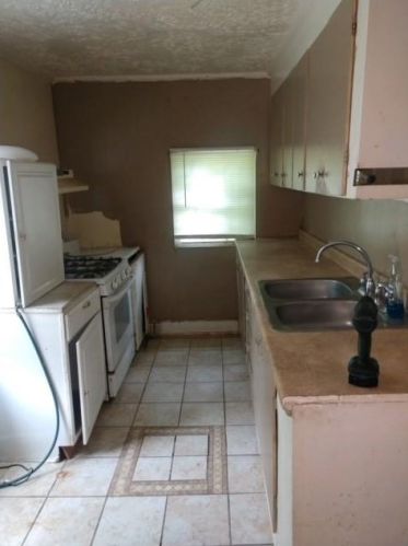 105 Drayton St, Montezuma, GA 31063-1444