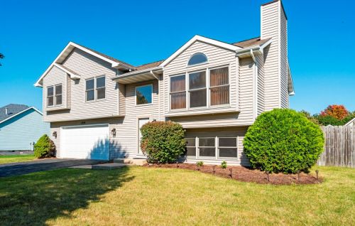 1316 Phoenix Ln, Joliet, IL 60431-8437