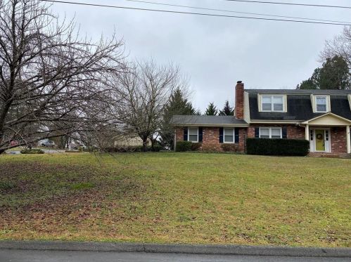 1901 Mountain Brook Dr, Dalton, GA 30720-5928
