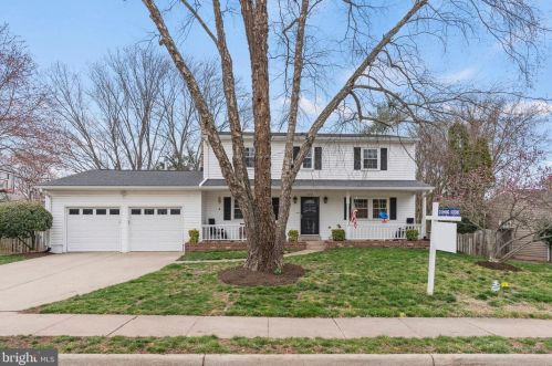 1308 Shallow Ford Rd, Herndon, VA 20170-2041