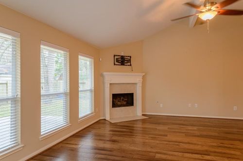 19 Wild Orchid Ct, Conroe TX  77385-3558 exterior