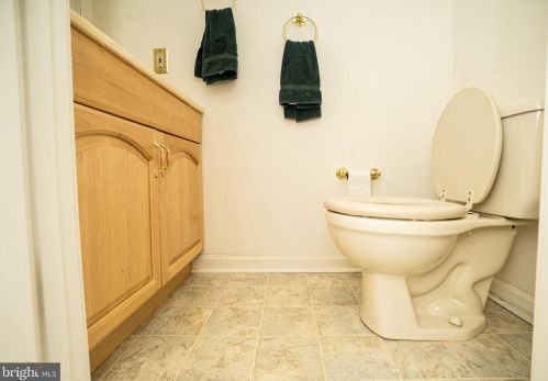 337 Woodland Grn Ct, Aberdeen MD  21001-2946 exterior