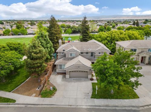 2284 Barcelona Dr, Tracy, CA 95377-6720