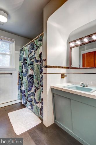 1651 Sunset Ave, Lancaster PA  17601-4355 exterior