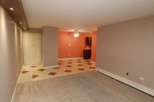 815 Grove Dr, Buffalo Grove, IL 60089-4052