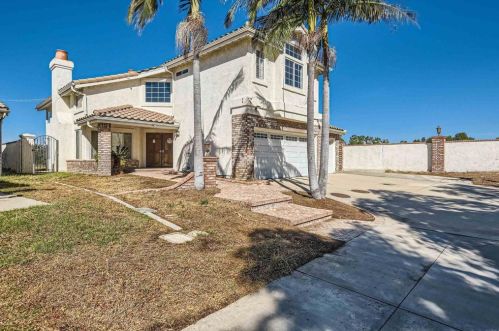 1001 Mountvale Ct, Anaheim CA  92808-2108 exterior
