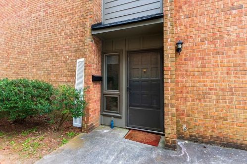 2465 Cedarbrook Dr, Marietta, GA 30067-3609