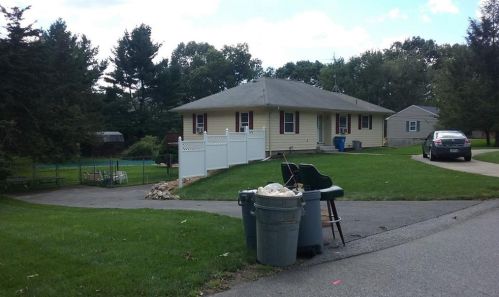 33 Maple Ave, Lincoln, RI 02865-4826