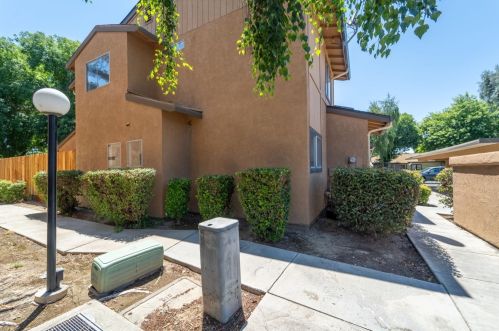 2901 Penny Ln, Modesto, CA 95354-2049
