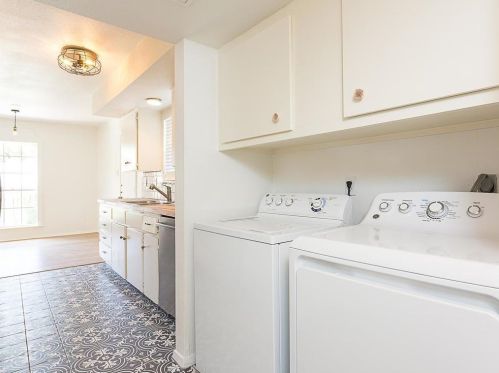 1800 46th St, Austin TX  78756-2903 exterior