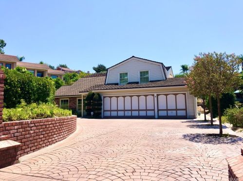 13002 Springwood Dr, Santa Ana, CA 92705-1349