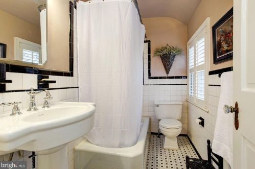 305 Ellsworth Dr, Silver Spring MD 20910-4301 exterior