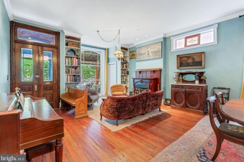 430 42 St, Philadelphia PA 19104-0044 exterior