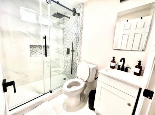 9682 Kennelly Ln, Anaheim CA  92804-5339 exterior