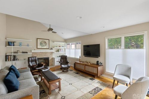 305 Sayre Dr, Princeton NJ  08540-5872 exterior