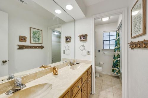 2614 Timberleaf Dr, Carrollton TX 75006-2040 exterior