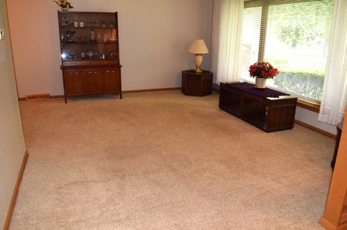 2012 Wintergreen Ave, Mount Prospect, IL 60056-1742