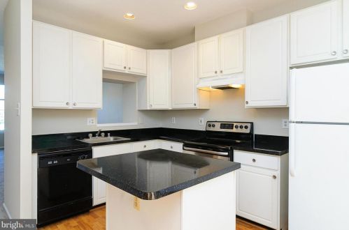 8459 Gold Sunset Way, Columbia MD  21045-7407 exterior