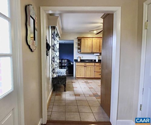 2802 Idlewood Dr, Charlottesville, VA 22901-1122