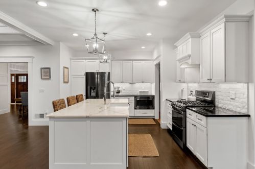 13 Wilson Rd, Londonderry, NH 03053-2208