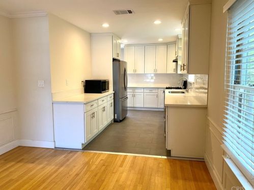 4228 Murietta Ave, Van Nuys CA  91423-4225 exterior