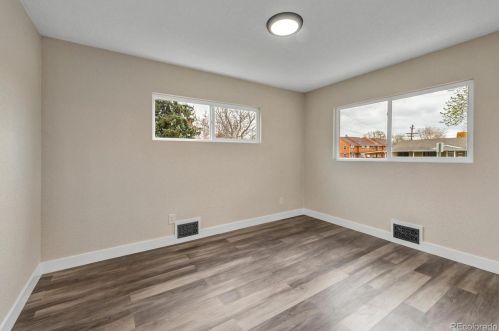 1601 Knox Ct, Denver CO  80219-4526 exterior
