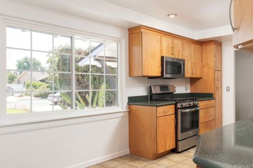 609 Kenmore St, Anaheim CA  92804-3209 exterior