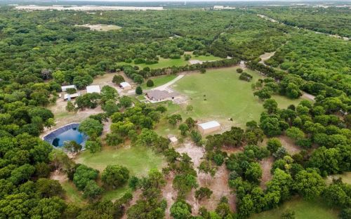 2151 Texas Plume Rd, Cedar Hill TX 75104-3602 exterior