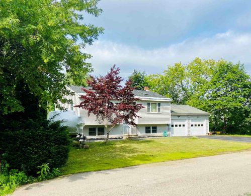 12 Lens Ave, Portsmouth, NH 03801-5519