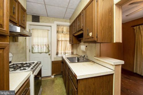 206 Cooper Ave, Camden NJ  08107-2209 exterior