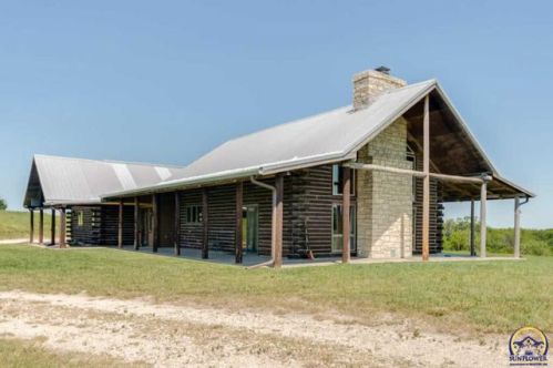 25665 Snokomo Rd, Eskridge, KS 66423-9174