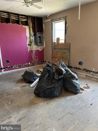 30 35th St, Camden, NJ 08105-2612