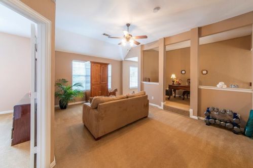 3609 Cimarron Dr, Carrollton TX 75007-6304 exterior