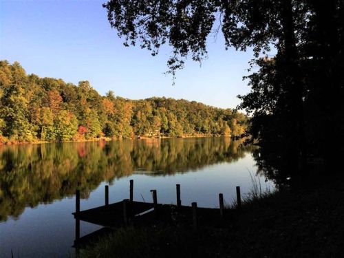 257 Lake Cheohee Rd, Tamassee, SC 29686-2006