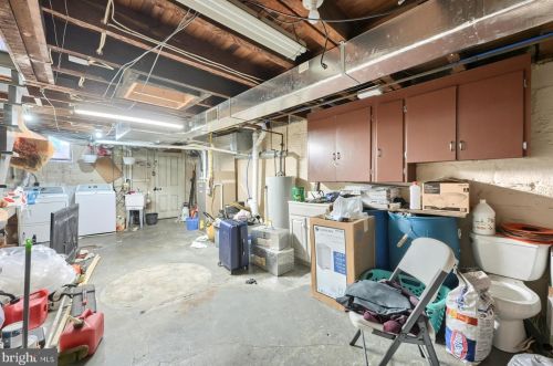 654 New Holland Ave, Lancaster PA  17602-2135 exterior