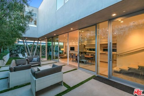 635 Pacific St, Santa Monica, CA 90405-2411