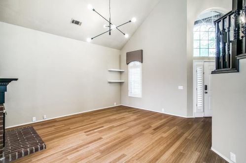 337 Touchdown Dr, Irving TX exterior