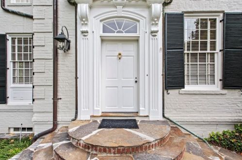 2867 Habersham Rd, Atlanta, GA 30305-2939