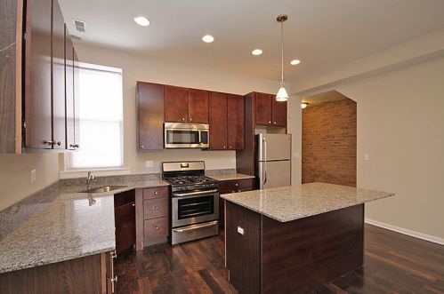 2564 Washington St, Chicago, IL 60612-1550