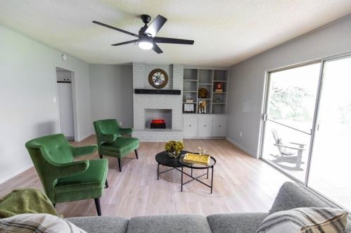 238 Palm St, Bellvue TX  77418-1558 exterior