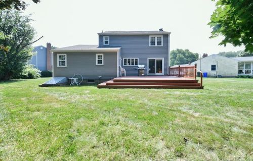 22 Morton Ln, Hartford, CT 06117-1427