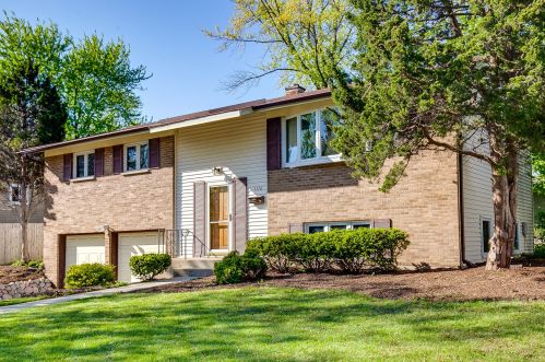 1116 Pratt Dr, Palatine, IL 60074-7204