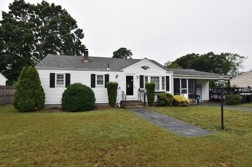 17 Villa Ave, Warwick, RI 02886-5015