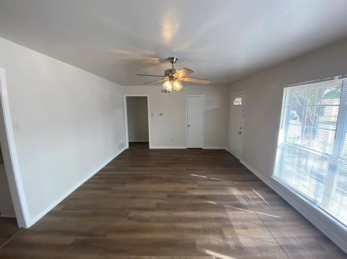 403 Bella Dr, Garland TX  75040-8317 exterior