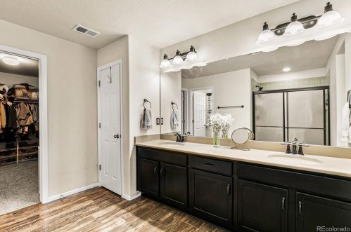 4820 Versailles St, Denver CO  80015-6801 exterior