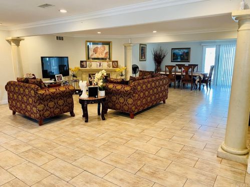 6240 Riverside Ave, Riverside CA  92506-2119 exterior