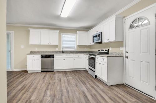 2798 Engle Rd, Atlanta GA  30318-7215 exterior