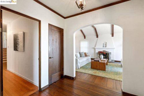 841 Euclid Ave, Berkeley, CA 94708-1305