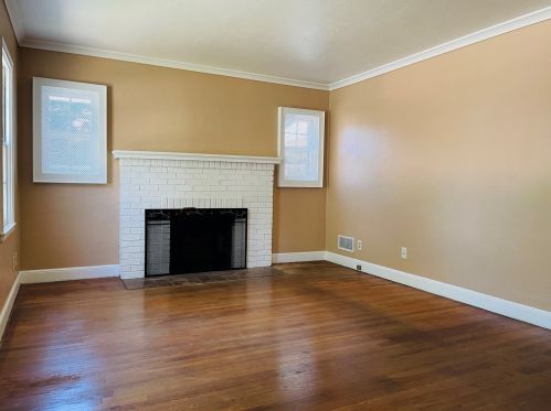 2410 Vernon St, Rockford, IL 61103-4349