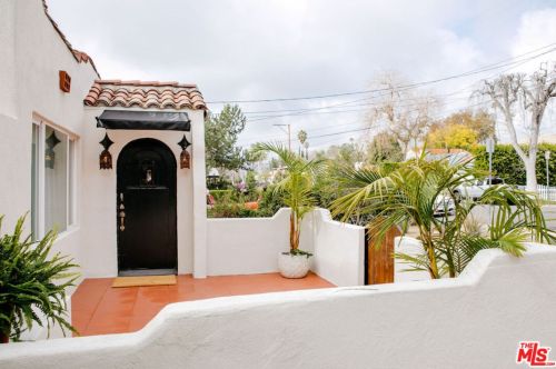 496 Stonehurst Dr, Altadena, CA 91001-5442